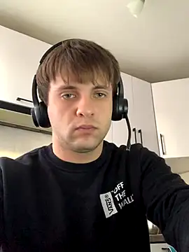 Kit Kat01 online show from November 14, 2025, 1:37 pm