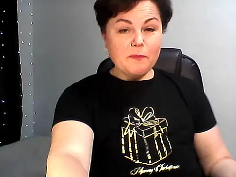 EllaLove2277 online show from January 5, 2026, 6:33 pm