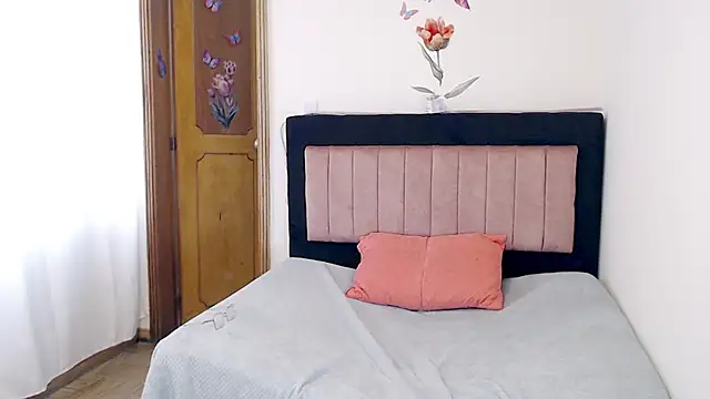 Snapshot of Valeryxs chatting on February 12, 2026, 8:08 pm Valeryxs online show from February 12, 2026, 8:08 pm