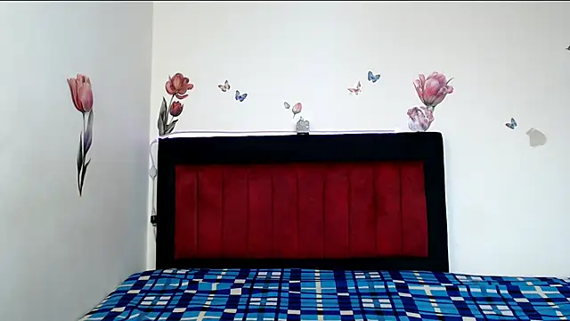 Snapshot of Valeryxs chatting on April 11, 2026, 4:32 pm Valeryxs online show from April 11, 2026, 4:32 pm