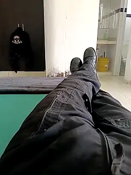 alejos81 online show from February 4, 2026, 4:46 pm