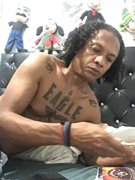 elpeluchenegroxxx3 online show from February 18, 2026, 1:36 am