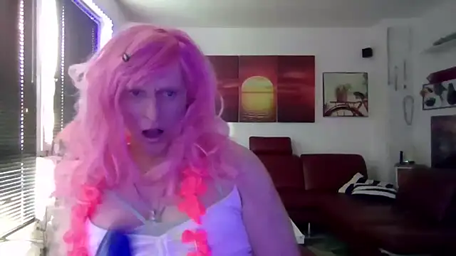 hellgirl1980 online show from April 12, 2026, 11:46 am