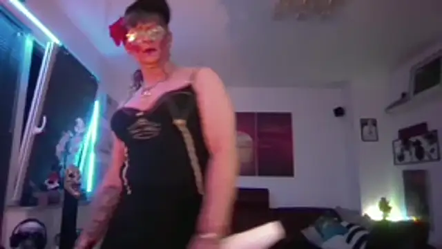 hellgirl1980 online show from November 30, 2025, 3:07 am