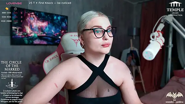 Wounded Goddess  online show from November 12, 2025, 5:28 pm