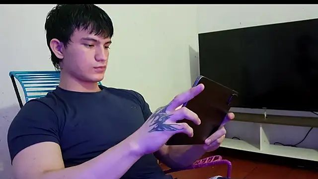 ErickWalton online show from December 2, 2025, 5:31 am