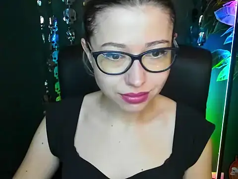 loveHeidi online show from October 27, 2025, 5:41 am