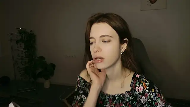 Yoka paradoXXX online show from November 18, 2025, 5:11 am