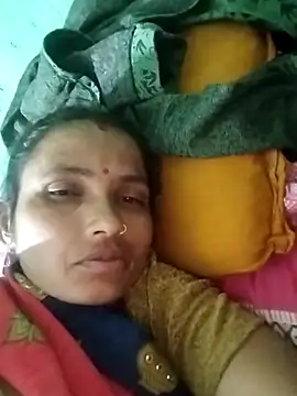 KIRTI12 HOT online show from November 12, 2025, 4:44 pm