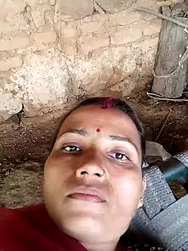 KIRTI12 HOT online show from September 14, 2025, 10:04 am