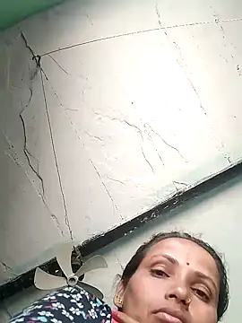 KIRTI12 HOT online show from May 18, 2026, 5:23 am