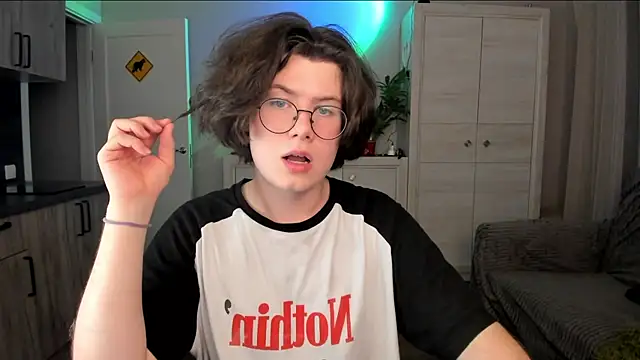Derek Shameless online show from June 18, 2026, 7:41 pm