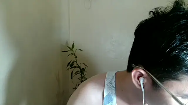 keirflorianxx online show from October 14, 2025, 9:25 pm