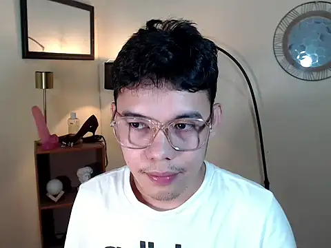 keirflorianxx online show from October 18, 2025, 2:02 am