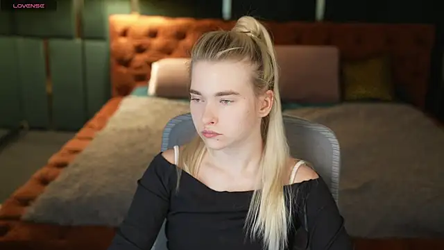 Ava kiss054 online show from June 12, 2026, 6:38 pm