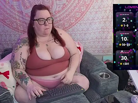 brookenicole3003 online show from May 31, 2026, 12:00 pm