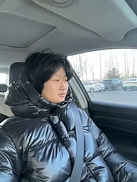 Fengbaby-555 online show from December 17, 2025, 5:01 am