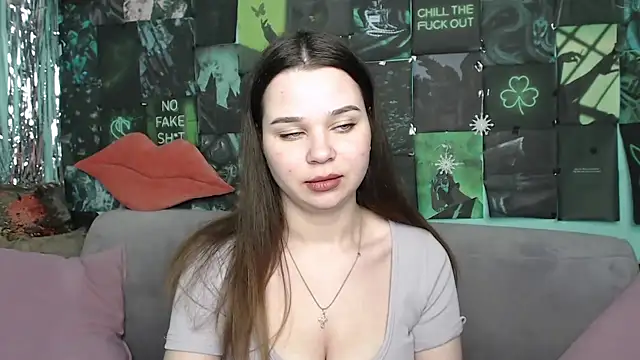 GloriyaDre online show from September 14, 2025, 5:19 am