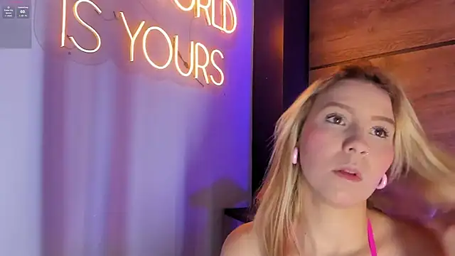 Snapshot of alyamonroe chatting on November 26, 2025, 10:59 am alyamonroe online show from November 26, 2025, 10:59 am