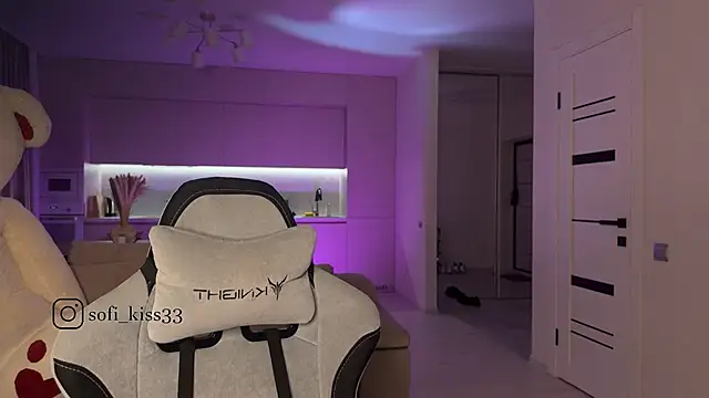 SofI-Play online show from October 27, 2025, 6:42 pm