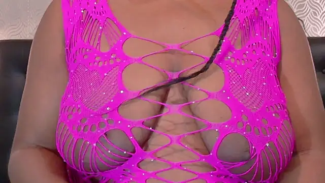 NaiaraMasson  online show from July 15, 2026, 12:12 pm
