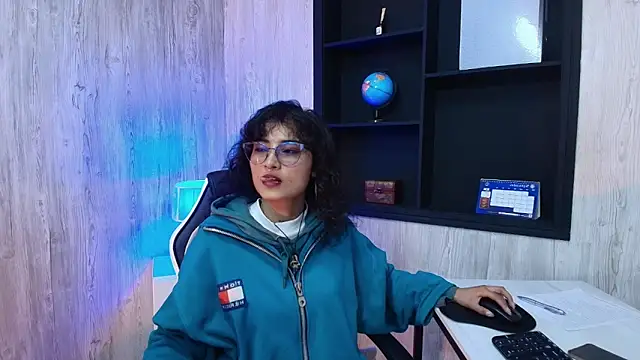 LilyRouset online show from October 1, 2025, 1:37 pm