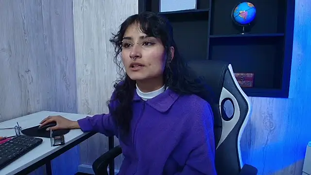 LilyRouset online show from October 3, 2025, 1:56 pm