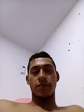 Snapshot of Boy_hot- chatting on September 15, 2025, 5:08 am Boy hot- online show from September 15, 2025, 5:08 am