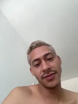 Snapshot of Boy_hot- chatting on March 5, 2026, 3:08 pm Boy hot- online show from March 5, 2026, 3:08 pm