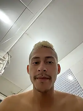 Snapshot of Boy_hot- chatting on March 31, 2026, 8:00 pm Boy hot- online show from March 31, 2026, 8:00 pm