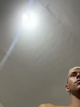 Snapshot of Boy_hot- chatting on March 29, 2026, 5:53 am Boy hot- online show from March 29, 2026, 5:53 am