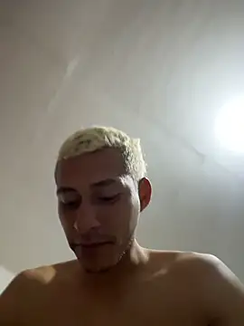 Snapshot of Boy_hot- chatting on April 4, 2026, 5:58 am Boy hot- online show from April 4, 2026, 5:58 am