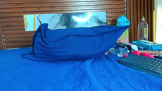 Evelin thompsson online show from November 29, 2025, 3:17 am