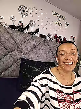 Shantey Laurent online show from March 13, 2026, 6:02 pm