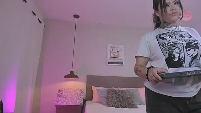 Katyrousee online show from February 21, 2026, 7:05 pm