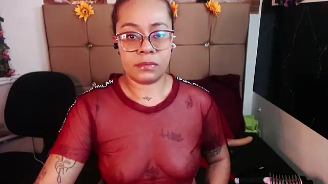 Snapshot of MIA__SPENCER chatting on February 6, 2026, 6:15 pm MIA SPENCER online show from February 6, 2026, 6:15 pm