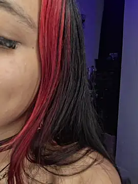 carolinerue online show from April 21, 2026, 1:42 am