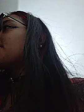 carolinerue online show from April 25, 2026, 4:37 am