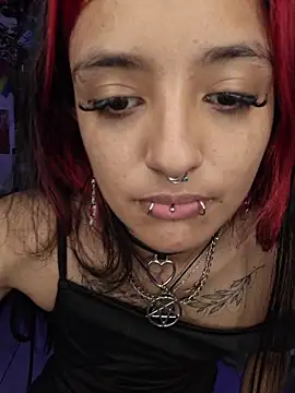 carolinerue online show from April 21, 2026, 1:07 am