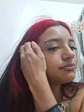 Snapshot of carolinerue chatting on June 5, 2026, 7:03 am carolinerue online show from June 5, 2026, 7:03 am