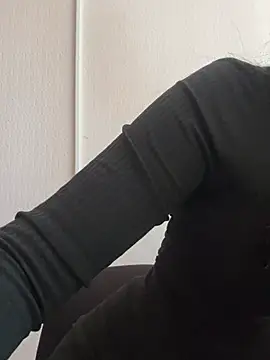 Molly-molly- online show from April 15, 2026, 6:41 am