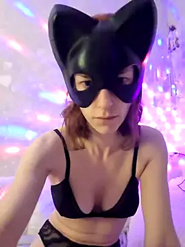 Snapshot of SecretIna chatting on May 22, 2026, 8:18 pm SecretIna online show from May 22, 2026, 8:18 pm