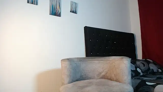 adriel escalante online show from December 16, 2025, 3:22 am