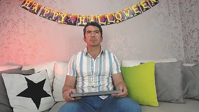 JuanKarloz  online show from October 21, 2025, 1:54 pm