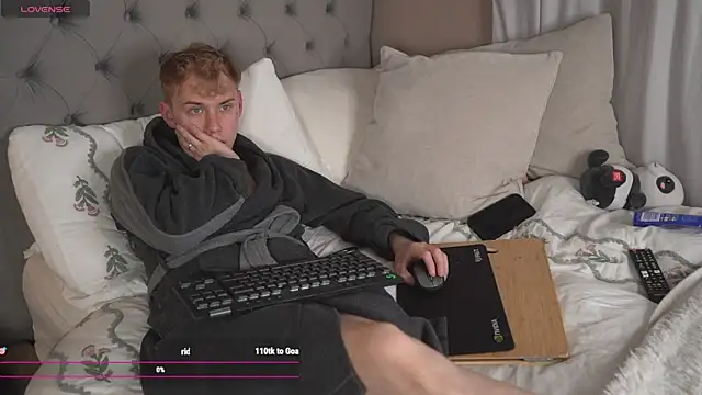 scottishtwink01 online show from June 12, 2026, 10:07 pm