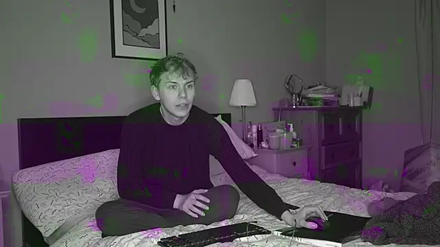 Snapshot of scottishtwink01 chatting on November 9, 2025, 8:51 am scottishtwink01 online show from November 9, 2025, 8:51 am