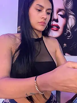 Snapshot of juliana1920 chatting on September 17, 2025, 5:59 pm juliana1920 online show from September 17, 2025, 5:59 pm