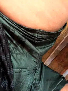 Snapshot of luzmelzinha chatting on September 12, 2025, 3:56 pm luzmelzinha online show from September 12, 2025, 3:56 pm