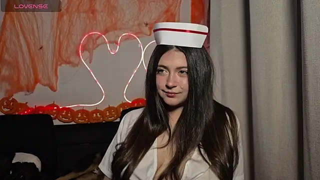 valentinauwu online show from October 25, 2025, 4:22 am