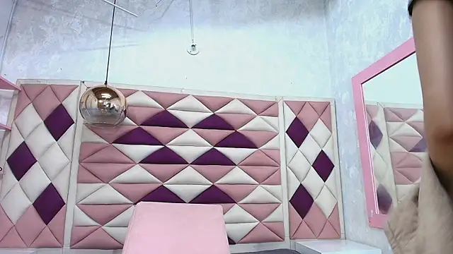 abbyrouss  online show from September 19, 2025, 3:10 am